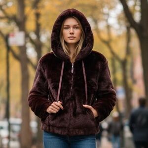 WALTER BAKER Yumi Faux Fur Hooded Jacket - Burgundy Plush Zip Jacket (Small NWT)